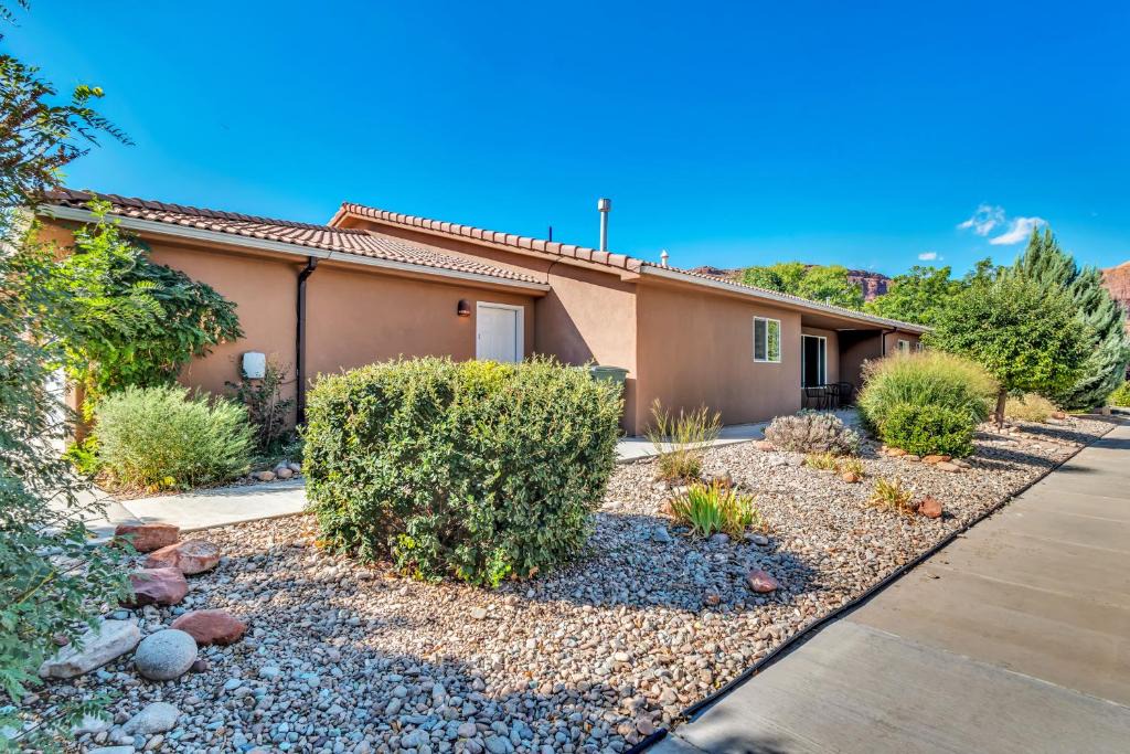 Moab House | Cottonwoods 57