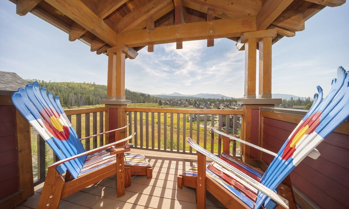 Fraser Condo | Cozens Pointe B-301 3 Bedroom Condo by RedAwning