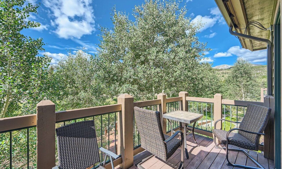 The Highlands House | Cozy 1BR Near Trails w/Shuttle to Slopes and Town