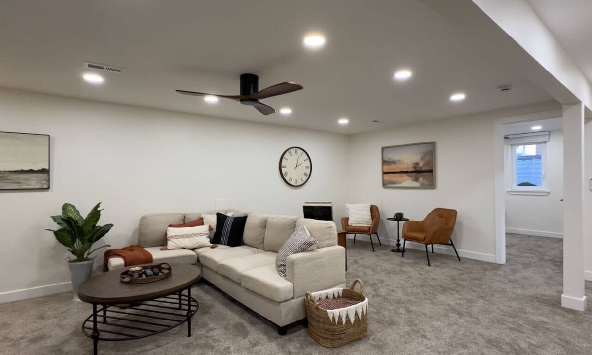 Lakewood House | Cozy 2BR Apartment Near Red Rocks & Mountains