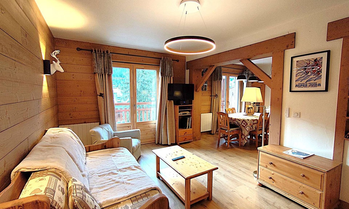 Meribel Centre Apartment | Cozy 3-room apartment, fireplace, garage, WIFI, Méribel