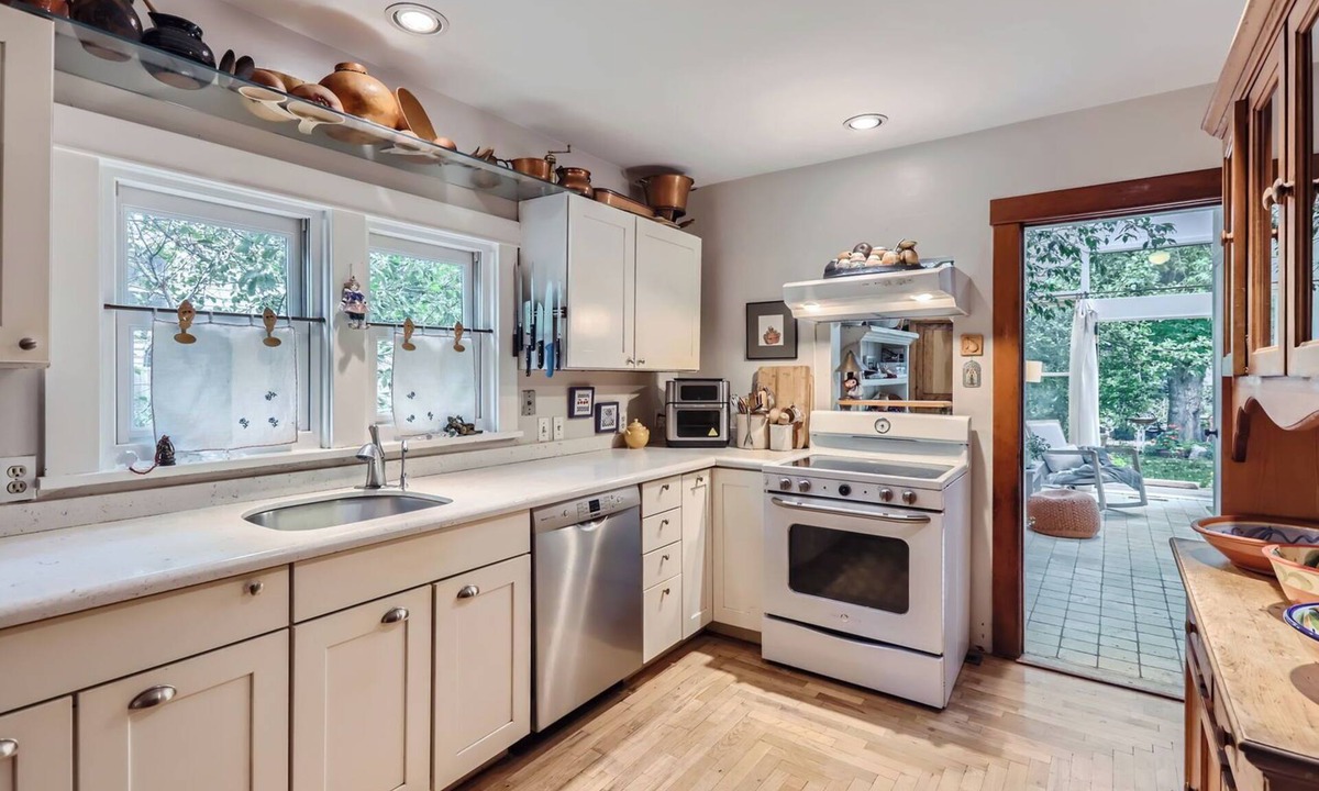 North Boulder House | Cozy 3BR house in N. Boulder with WiFi, 4 parking spots, and fenced yard.
