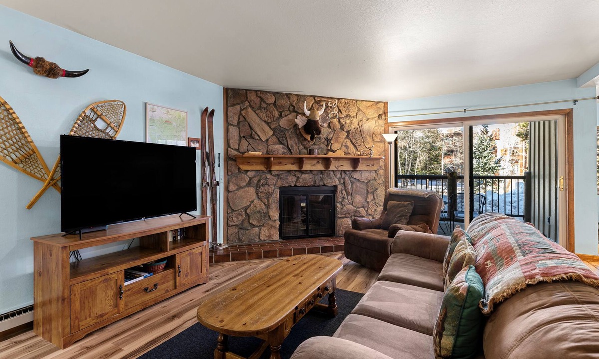 Four O'Clock Condo | Cozy Condo; Walk to town, Slopes or Hiking