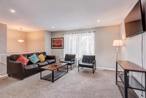 Aurora House | Cozy Family Home with Large Yard near Quincy reservoir