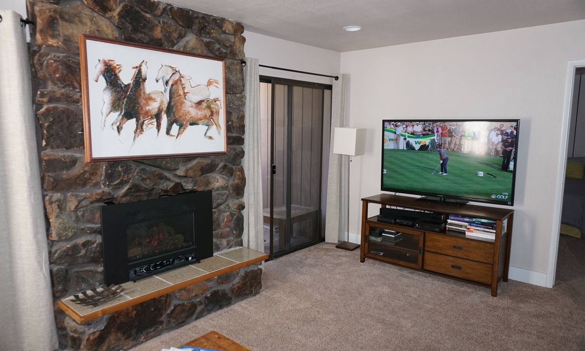 Warm Springs Condo | Cozy Ground Floor Condo at the Base of Warm Springs Lifts in Ketchum