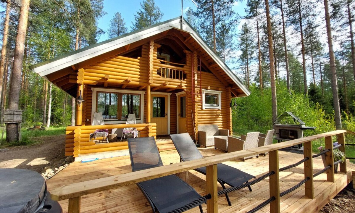Uurainen Cabin | Cozy log cabin - Traditional Finnish sauna & hot tub