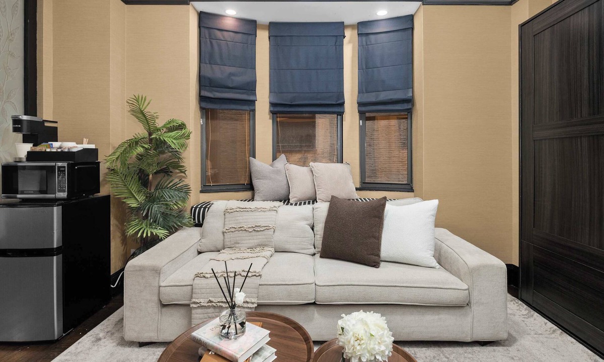 Central New York City Apartment | Cozy Midtown NYC Apartment | 99 Walk Score & Gym