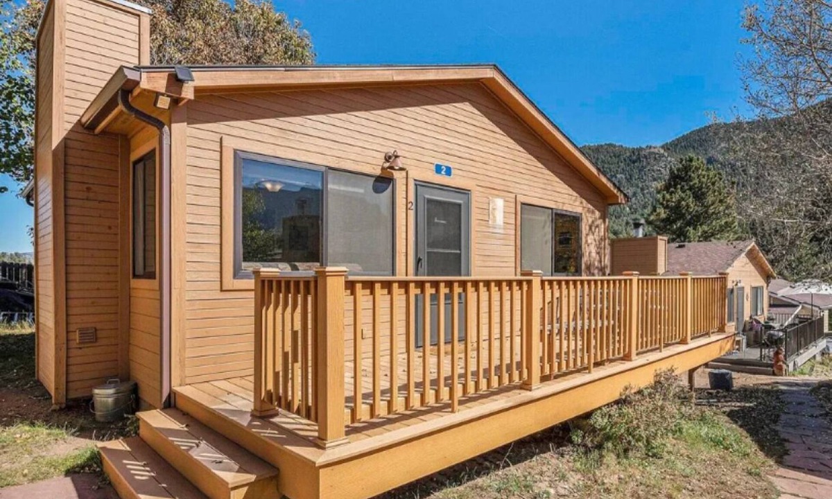 Estes Park Cabin | Cozy River Cabin, Minutes from Downtown and Rocky Mountain National Park