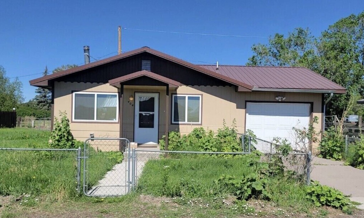 Capulin House | Cozy three bedroom home in Manassa.