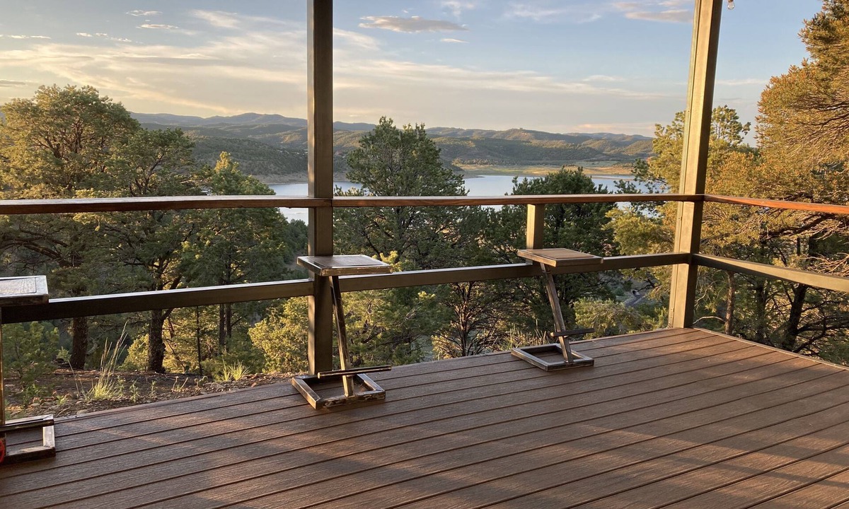 Trinidad Cabin | Cozy Tiny House Escape with jaw dropping mountain and lake view Perfect for two!