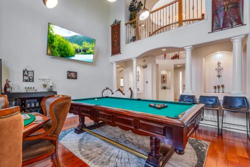 Aurora House | Cozy Winter Escape Scenic View, Luxury, Pool Tabl
