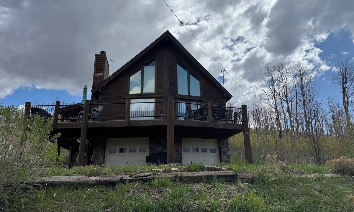 Grand Lake Cabin | Creekside Cabin - with WiFi in Grand Lake Granby - 3 bedrooms for a cozy getaway