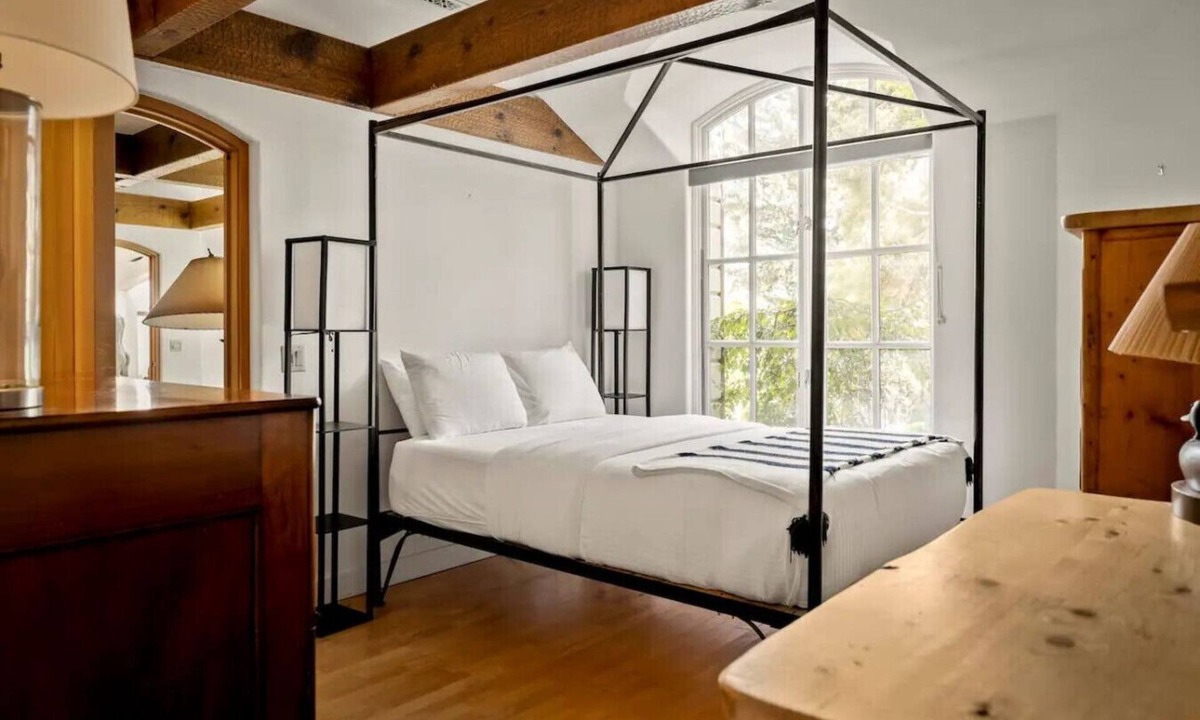 Flagstaff House | Creekside retreat Boulder, CO