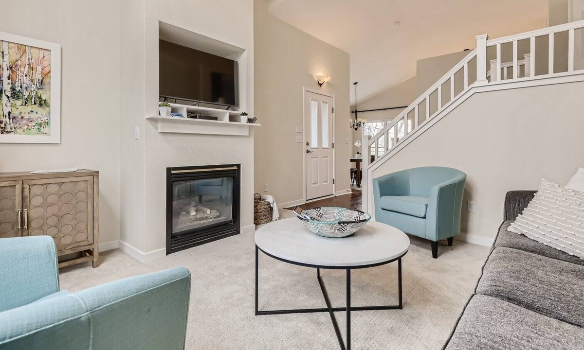 Lafayette House | Cute Duplex for Nature Lovers- Garage and Yard