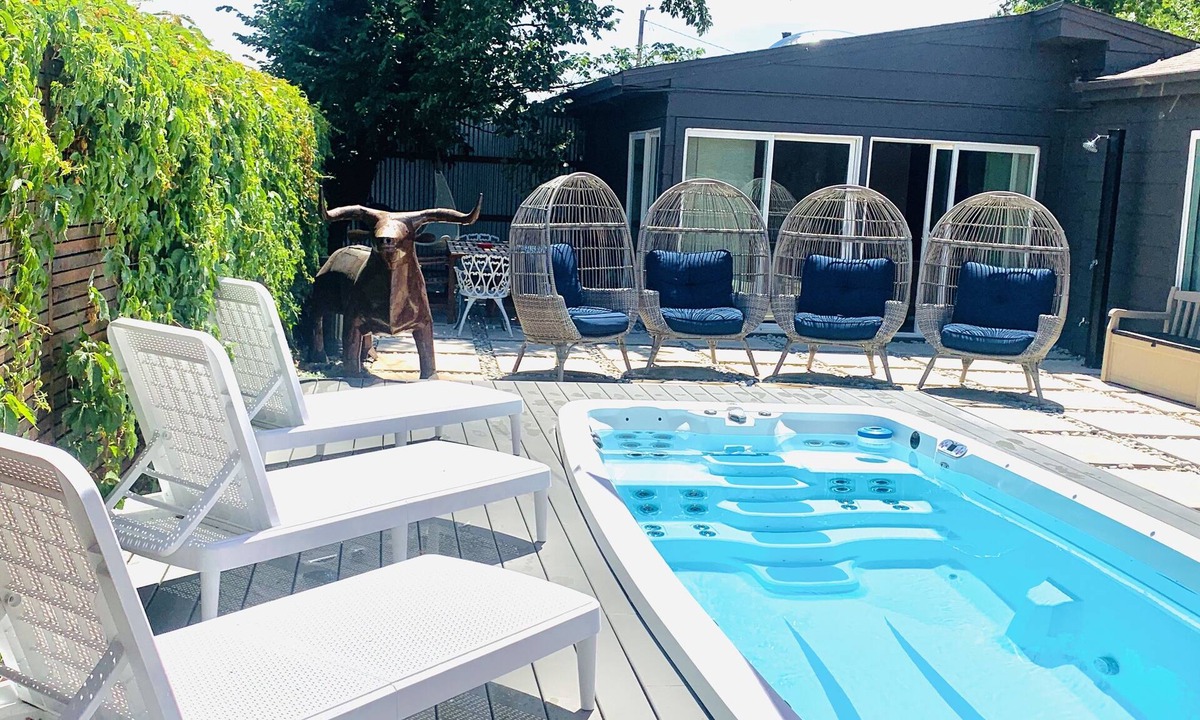 East Colfax House | Denver Swim Spa Oasis