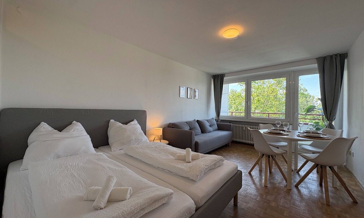 Furstenried-West Apartment | Design & comfort for 2-4 guests