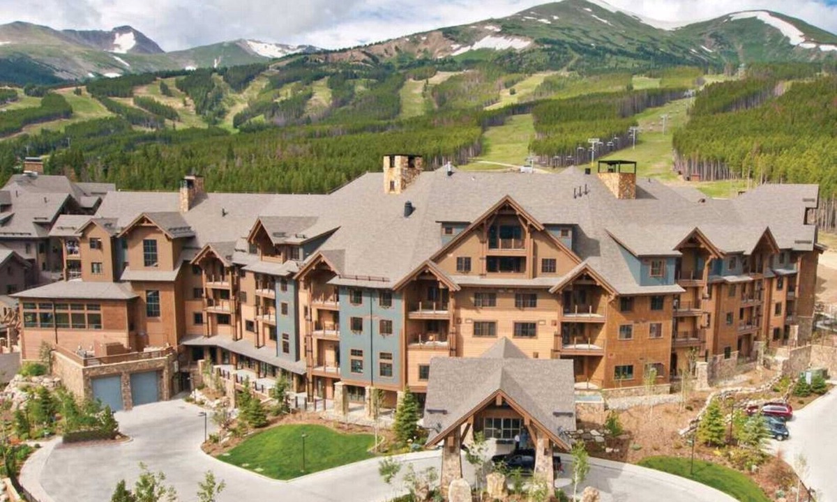 Breckenridge Cabin | Discount Grand Lodge On Peak 7 Ski Resort- 2 locked- bedrooms