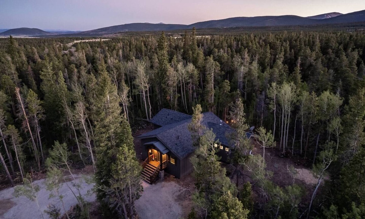 Fairplay Cabin | Dog-friendly Cabin+Hot Tub+35min to Breckenridge
