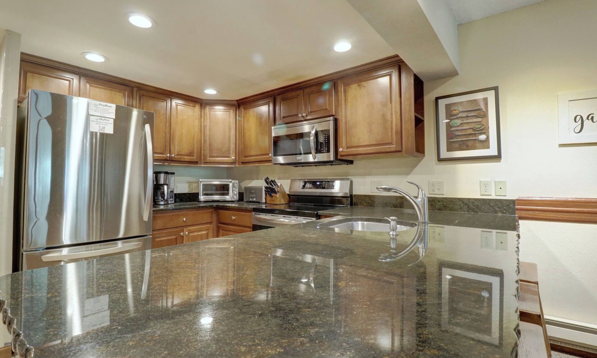 Copper Mountain Condo | Dog Friendly Ski In/Ski Out Condo With Amazing Location! CM336