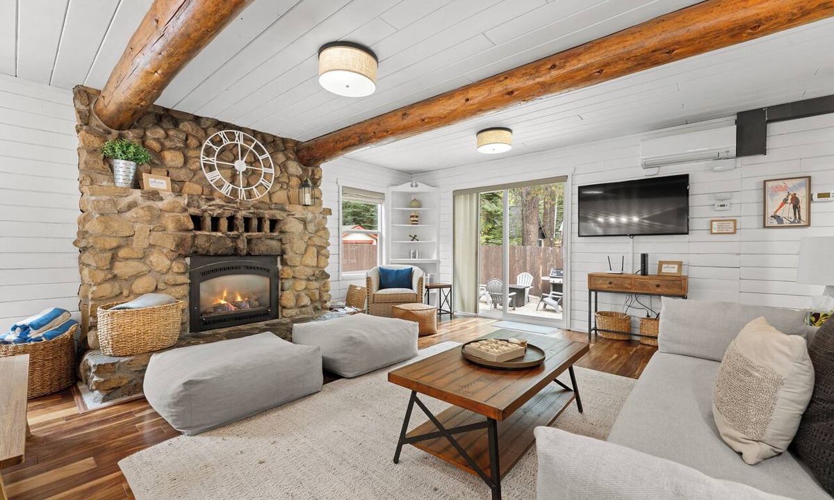 Donner Lake Woods Cottage | Donner Lake Cottage - Private Yard with Firepit