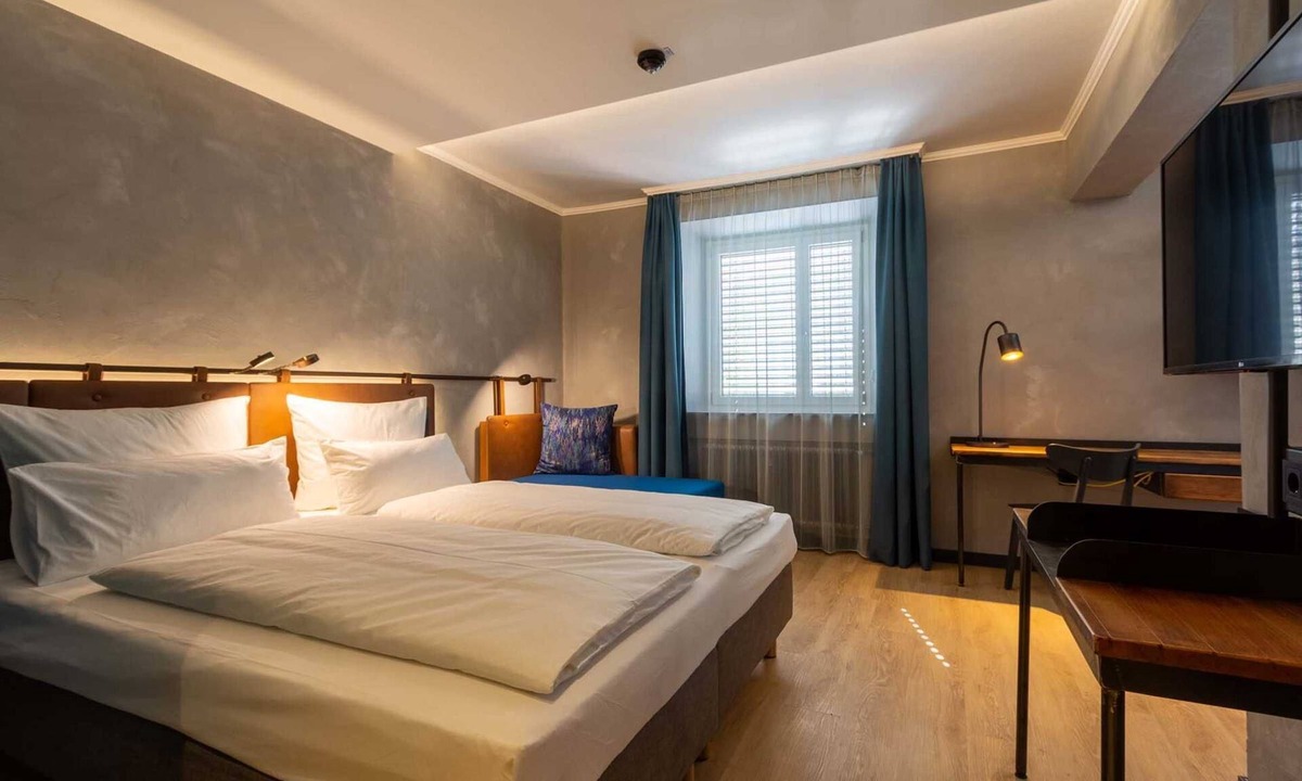 Lehel House | Doppelzimmer Deluxe - Unsöld's Factory Hotel