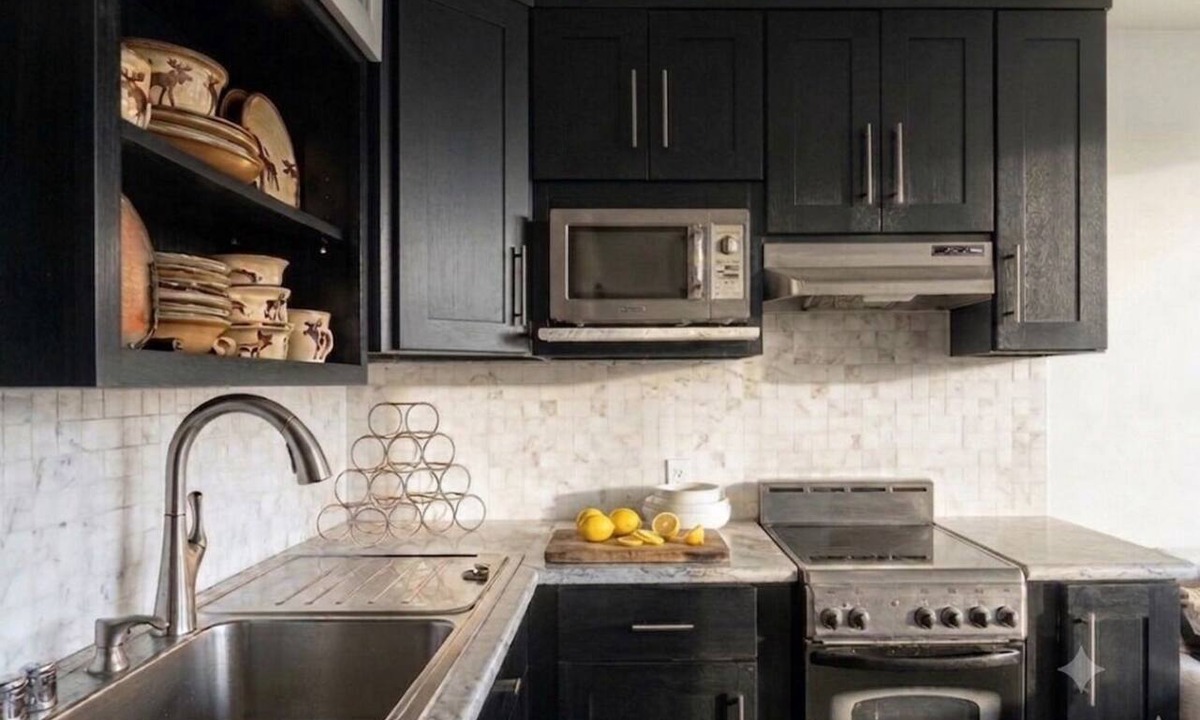 Aspen Condo | Downtown Aspen! Aspen Mountain & Cowhide! Full Kitchen, Quiet, Parking!