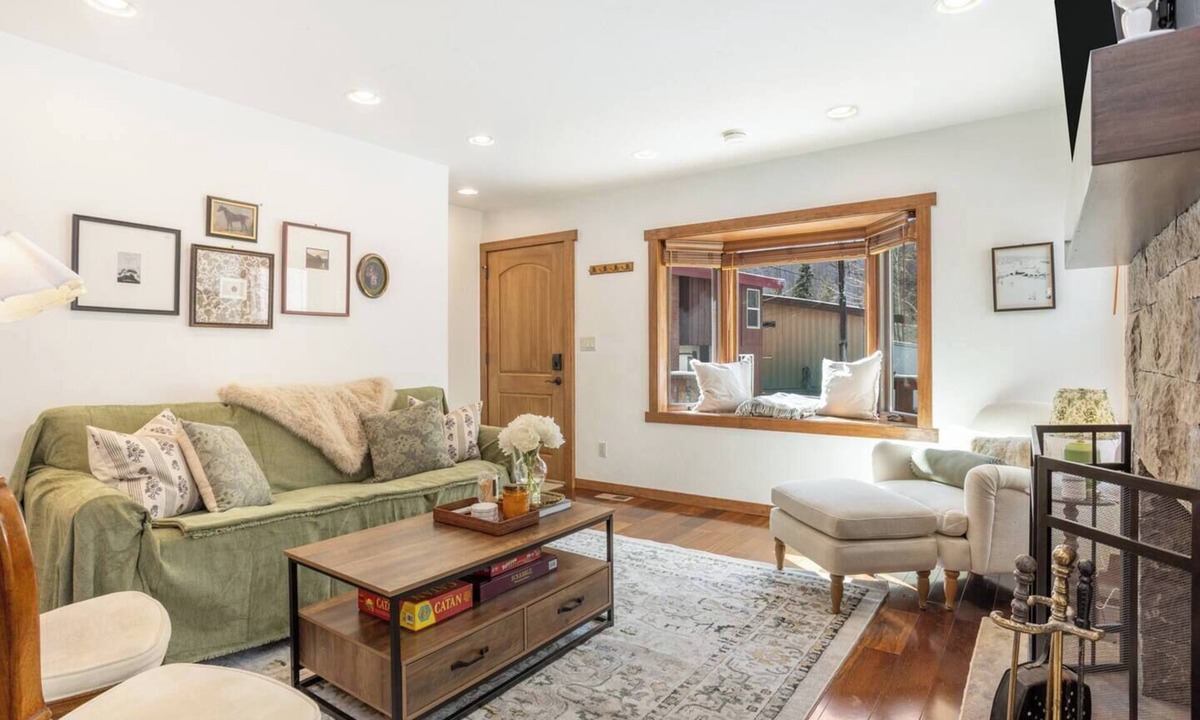Vail Villa | East Vail Home - Pet Friendly & Steps to Bus
