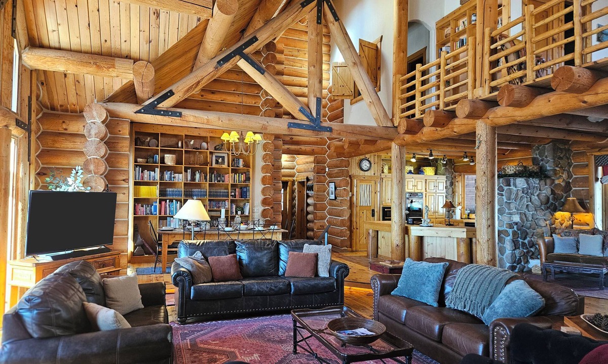 Arroyo Seco House | El Salto Compound-Private setting on 3 acres with trees- 3 separate homes
