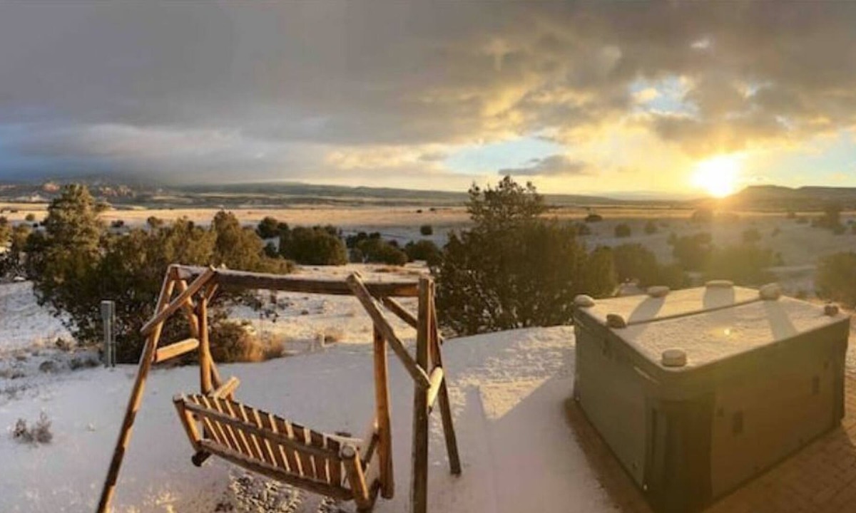 Youngsville Villa | Elegant, creative retreat overlooking Lake Abiquiu