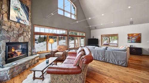 Elk Court Cabins House | Elk Court Lodge by AvantStay