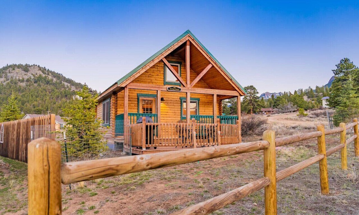Estes Park Apartment | Elk Hotspot w/Views, Deck & Game Room