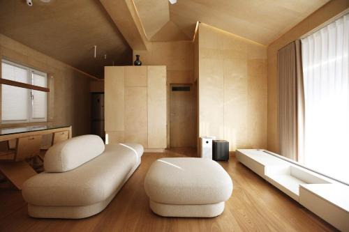 Pyeongtaek Bed & Breakfast | Entire apartment or single rooms in Homegarden Park near Camp Humprehys