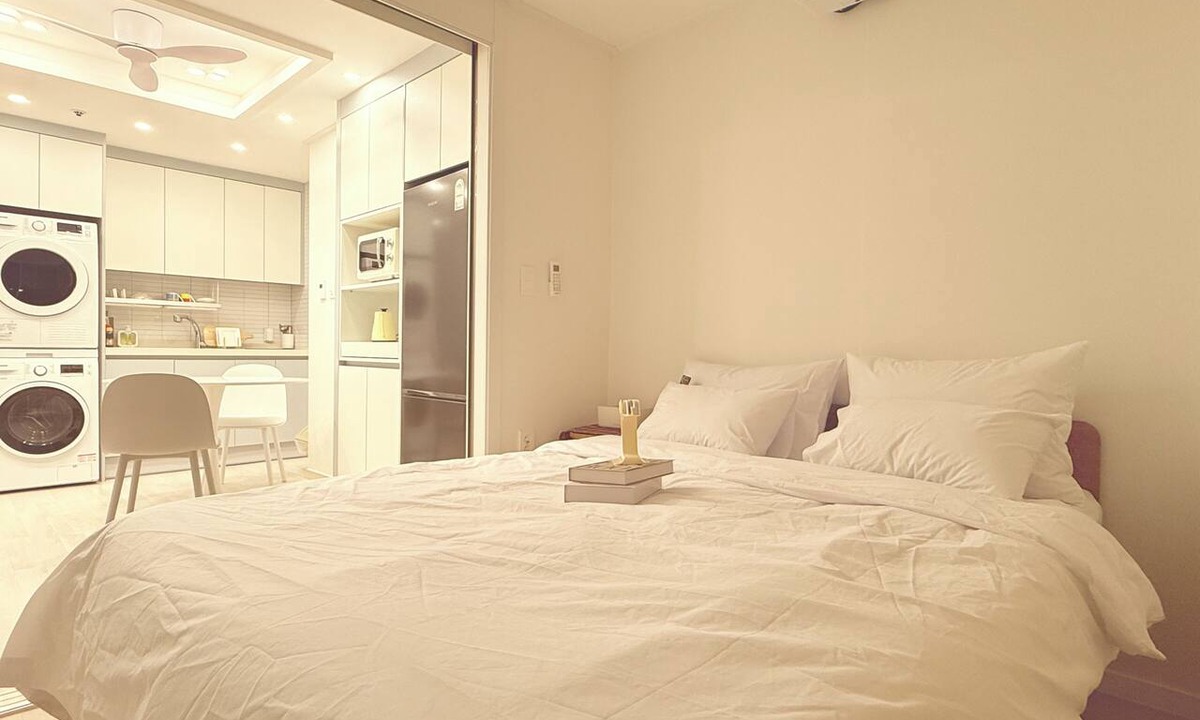 Ingye-dong House | Esanghan Stay Suwon Ingye