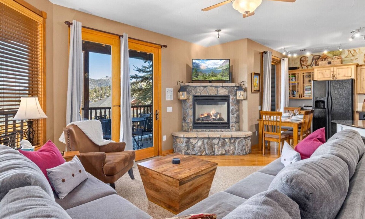 Estes Park House | Estes Park Retreat | 2 Kings | Near RMNP | ADA Friendly