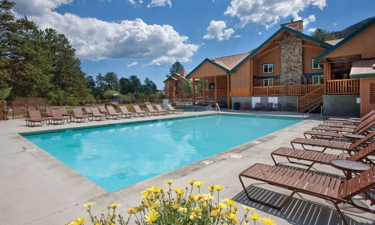 Estes Park Resort | Estes Park | Rocky Mtn Getaway | Hot Tub & Fireplace | 2BR