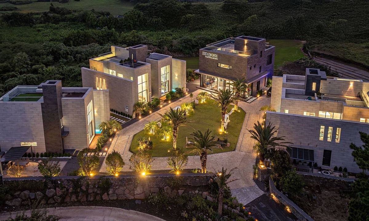 Hamdeok Villa | EUDAIMONIA