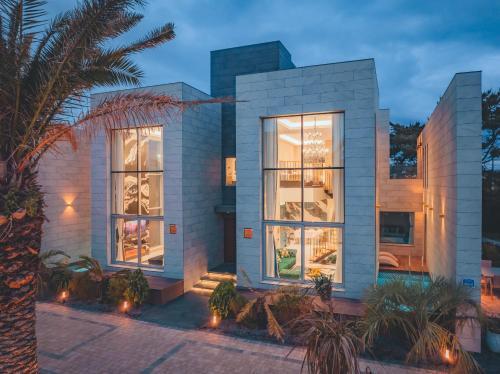 Hamdeok Villa | Eudaimonia Poolvilla Jeju 에다모니아 함덕풀빌라