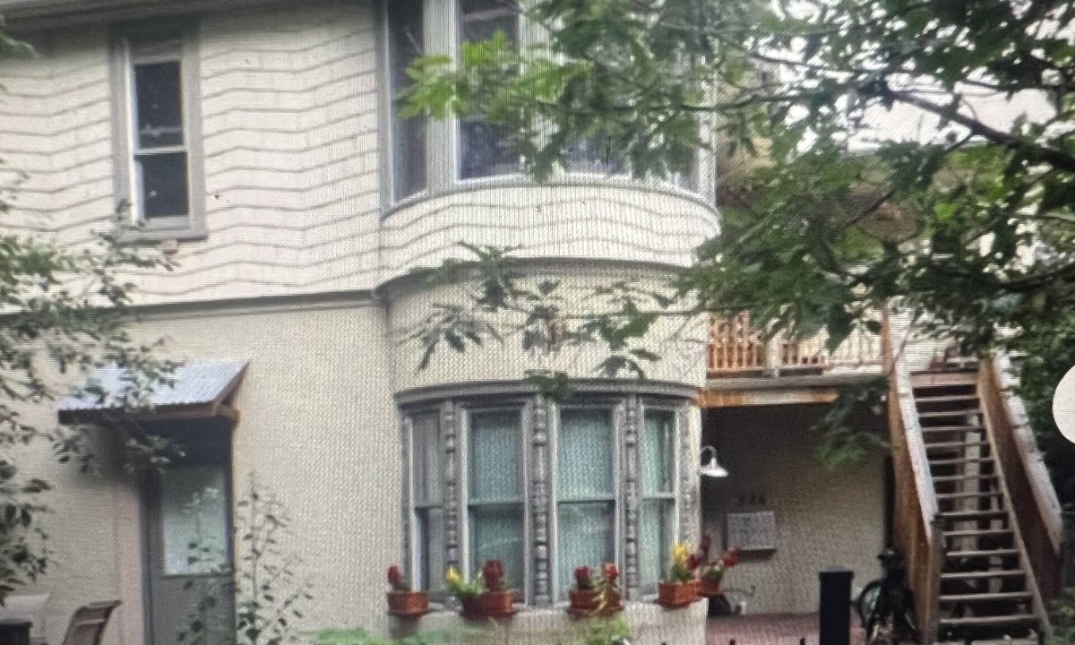 Lower Arapahoe Apartment | Executive monthly rental. Newly remodeled Victorian gem on West Pearl Street.