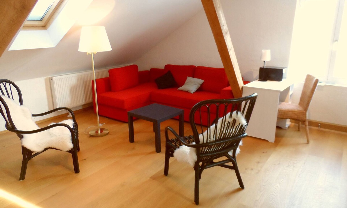 Au am Inn Apartment | Expanded Spacious and modern, fully equipped kitchen and large living area