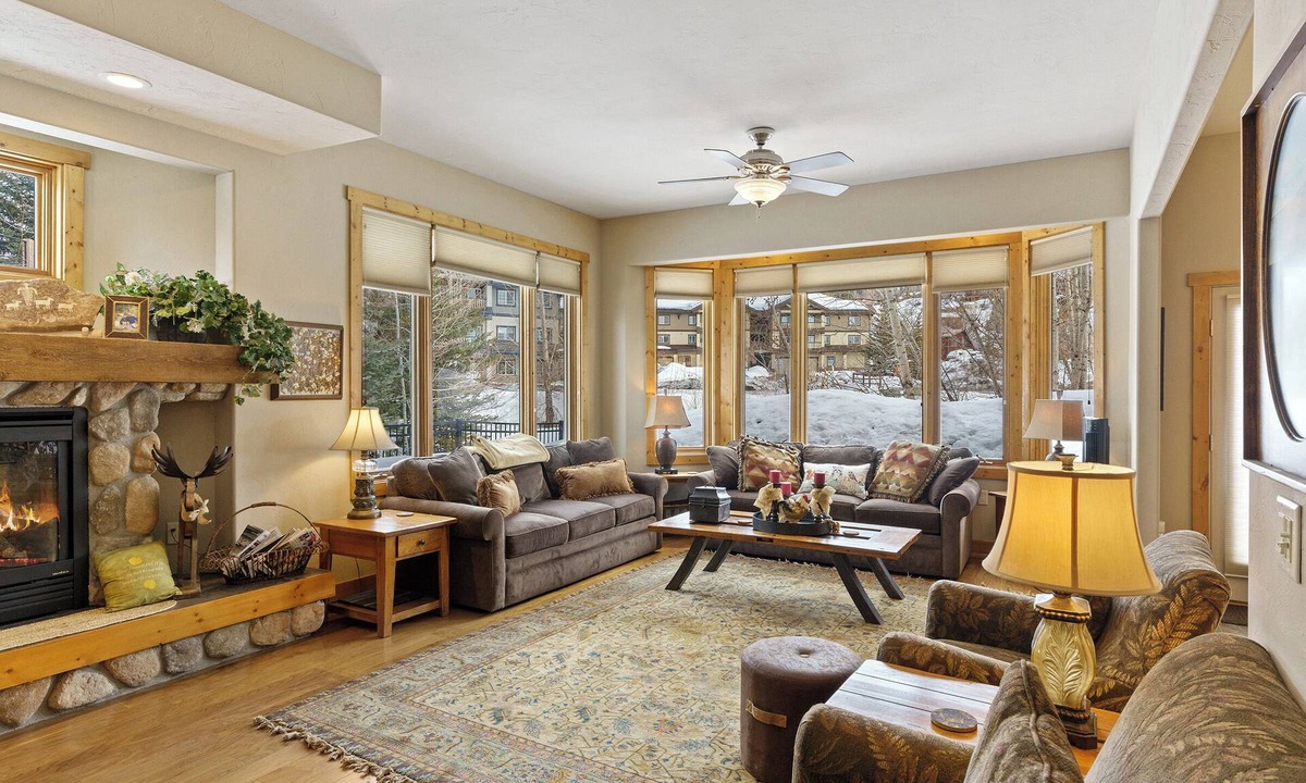Steamboat Springs House | Families Check This one Out! Sauna| 2 living rooms| Toy Closet