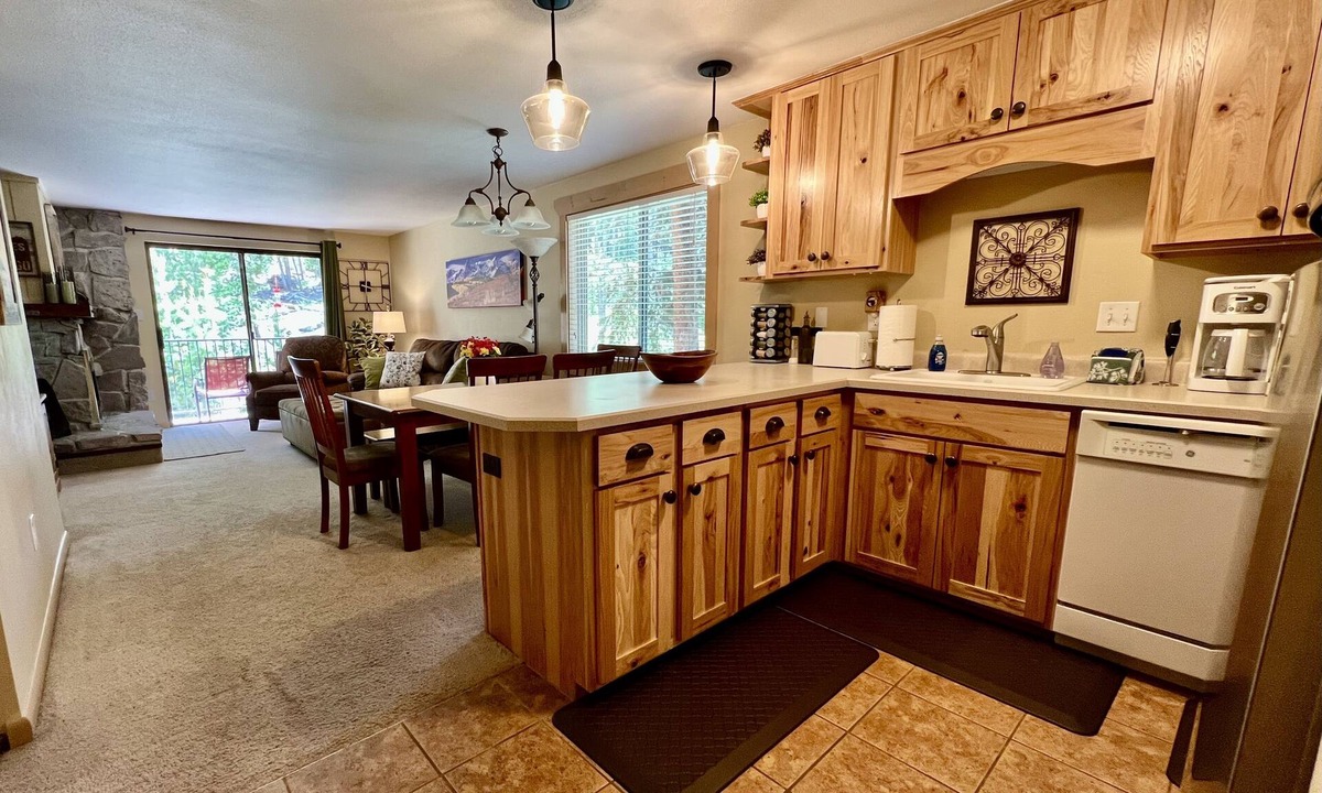Winter Park Condo | Family friendly Winter Park Condo on free bus route. Perfect for ski vacation!