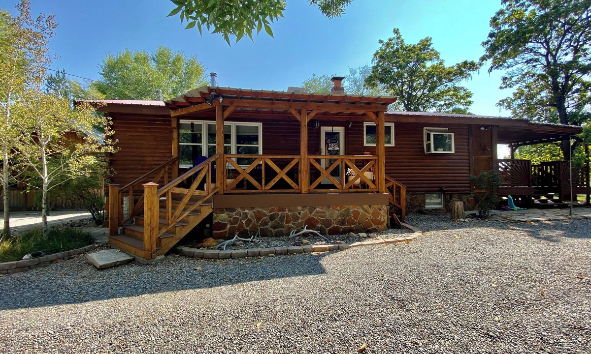 Grand Junction House | Farmhouse Basement Apartment