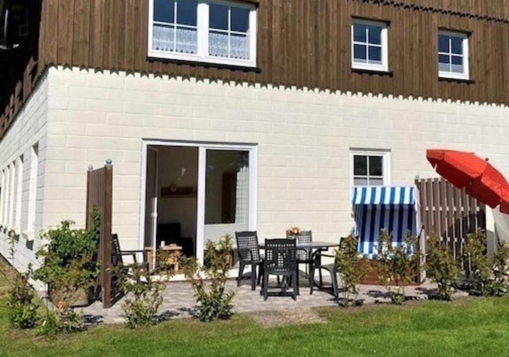 Vitzdorf Apartment | Ferienwohnung 3, EG, Hof zur Sonnenseite Fehmarn