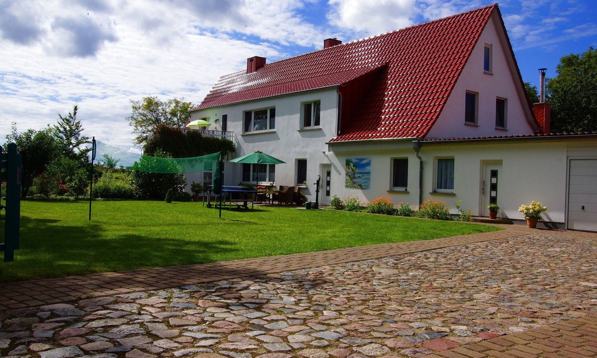 Bergen auf Ruegen Apartment | Ferienwohnung Kastanienblick