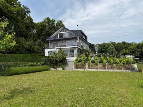 Schnetzenhausen Apartment | Fewo Müller mit See- und Bergblick