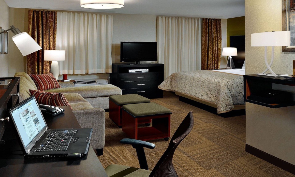 Downtown Denver Apartment | Free Breakfast, Pool, Hot Tub, Gym. Downtown Denver King Studio