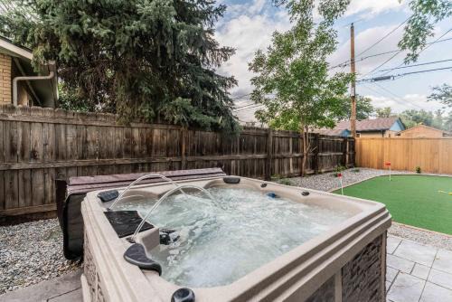 Alta Vista Area House | Game Room- Hot Tub- Sauna & Projector