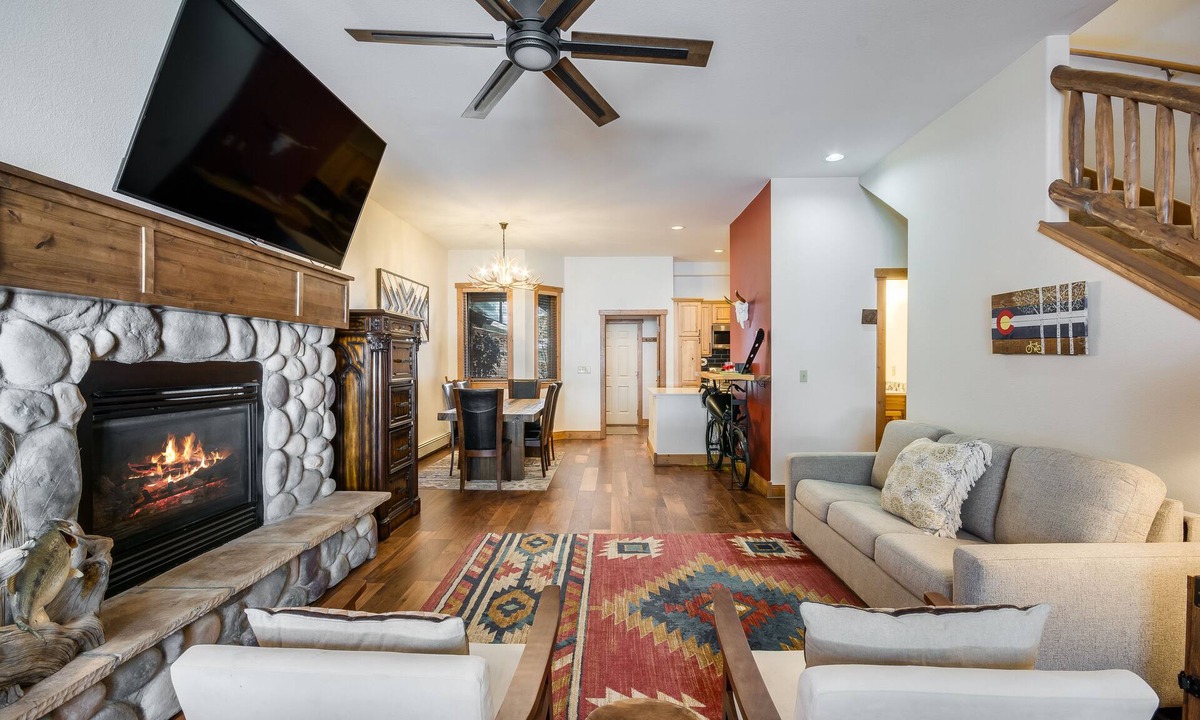 Steamboat Springs House | Garage| Community Hot Tub| 1200 sq feet