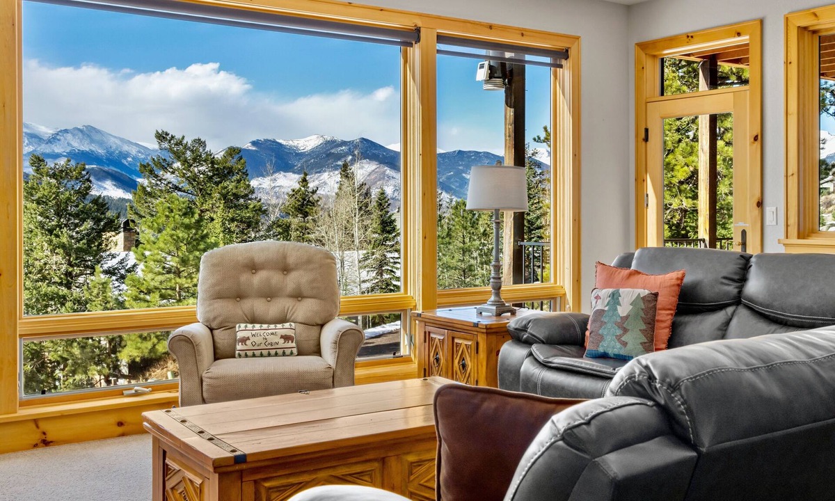 Windcliff Estates Condo | Garlands' Alpine Lodge Luxury Vacation At Windcliff 3 Bedroom Home by RedAwning