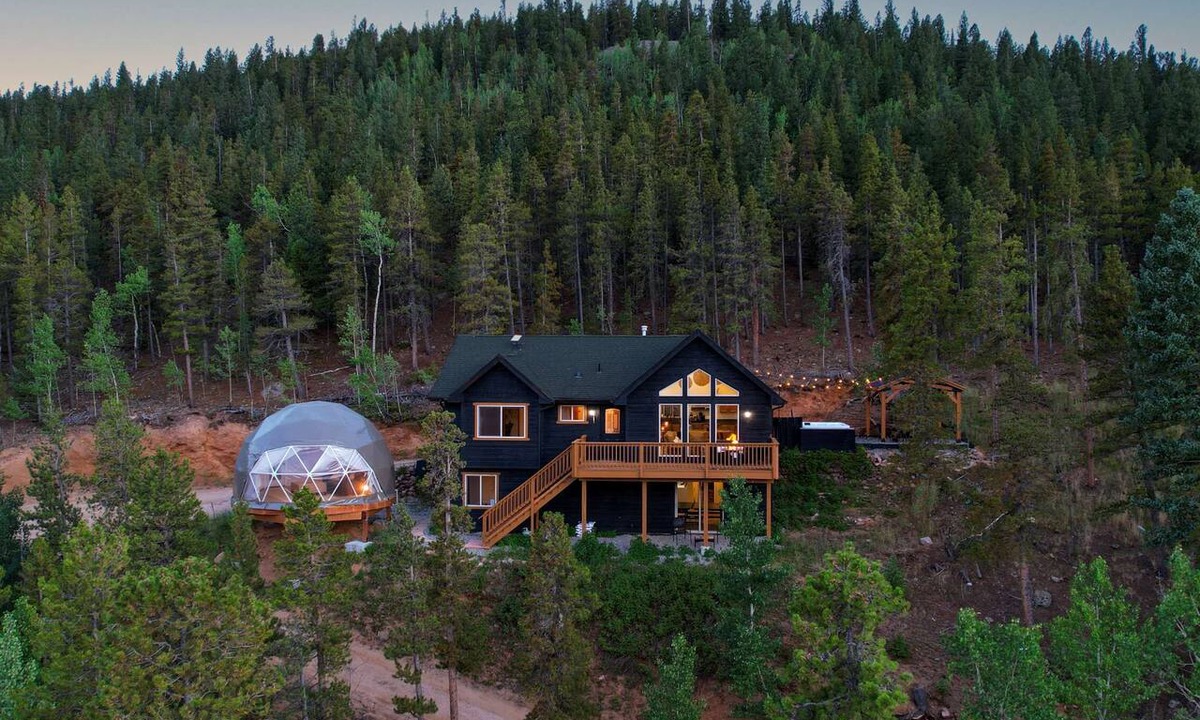 Bailey House | Geo Dome Theater, 3 Kings, Hot Tub & Game Room